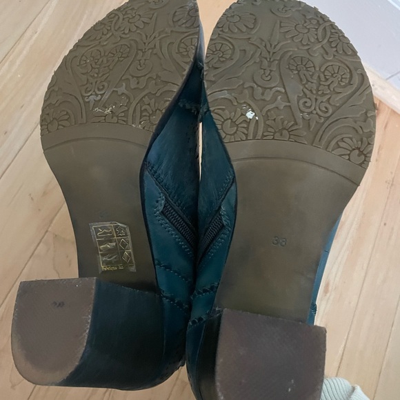 Women’s Heeled Booties - Picture 3 of 5